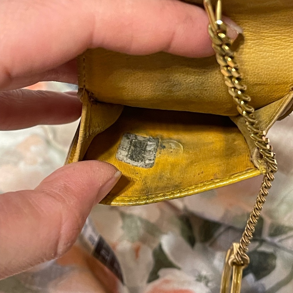 Chanel - Picture 5 of 10